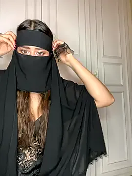 maataaan – webcam model profile photo Image 3