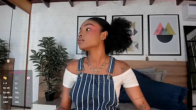 oxo_yuna_oxo – webcam model profile photo Image 6