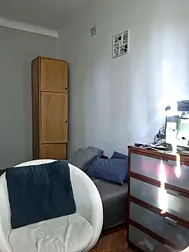 roouse – webcam model profile photo Image 11