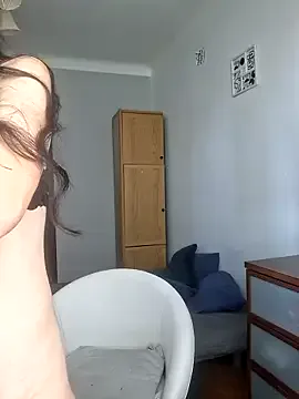 roouse – webcam model profile photo Image 12