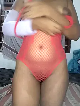 roouse – webcam model profile photo Image 10