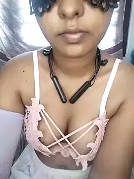 roouse – webcam model profile photo Image 14