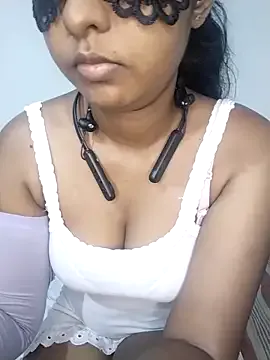 roouse – webcam model profile photo Image 18