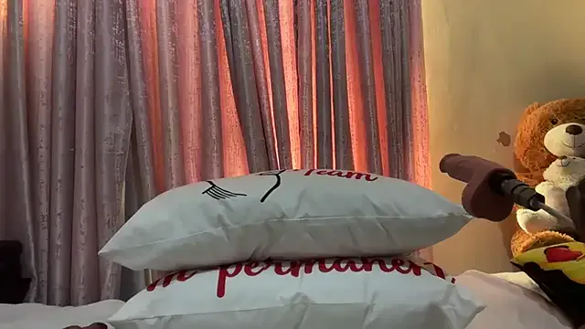 oxo_yuna_oxo – webcam model profile photo Image 11