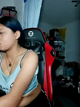 krysstal003 – webcam model profile photo Image 7