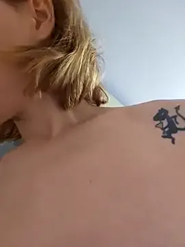 oxo_yuna_oxo – webcam model profile photo Image 5