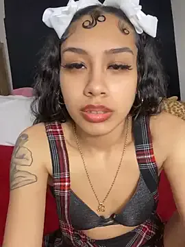 CarlaSharp – webcam model profile photo Image 5