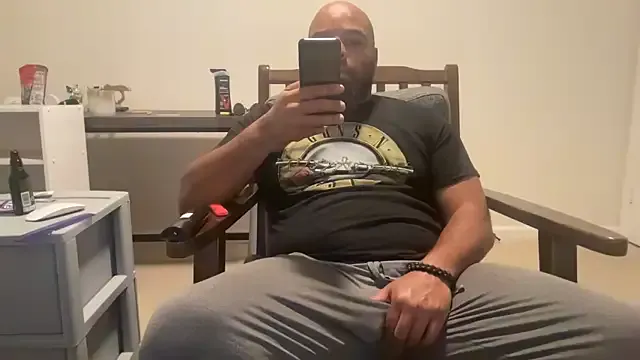 Queen_sofiyaa – webcam model profile photo Image 2