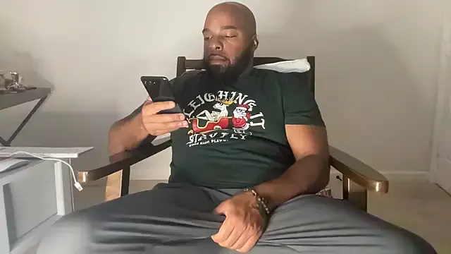 Queen_sofiyaa – webcam model profile photo Image 5