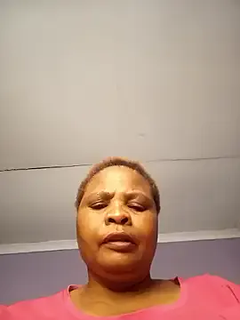 oxo_yuna_oxo – webcam model profile photo Image 4