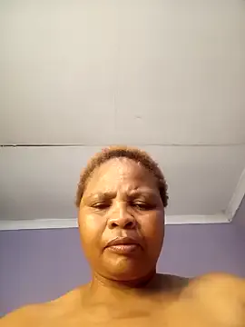 oxo_yuna_oxo – webcam model profile photo Image 5