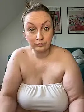 BBW_Nora Image 10