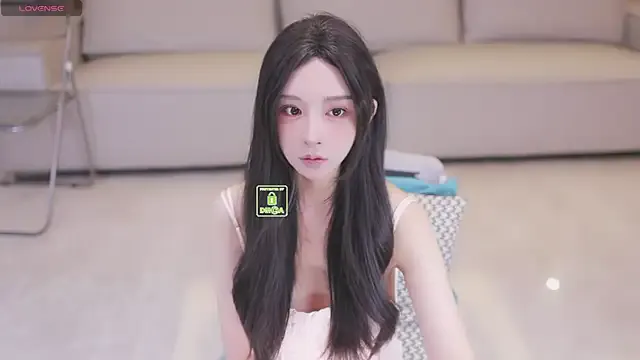 EvanyaRose – webcam model profile photo Image 13