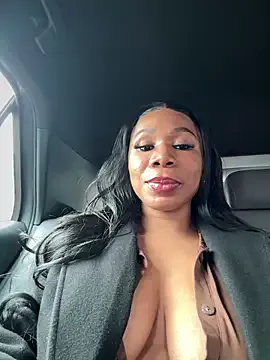 roouse – webcam model profile photo Image 19