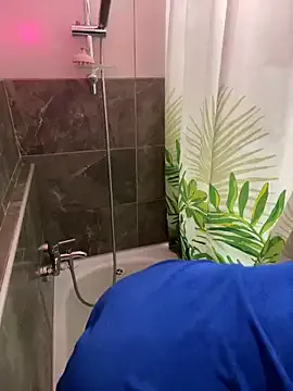 roouse – webcam model profile photo Image 18