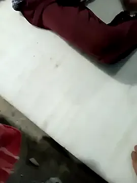 roouse – webcam model profile photo Image 14