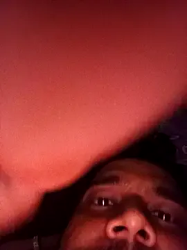 roouse – webcam model profile photo Image 5