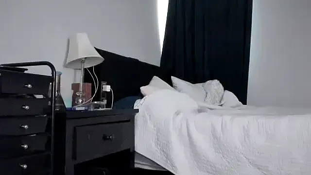 JulietaMontesco – webcam model profile photo Image 2