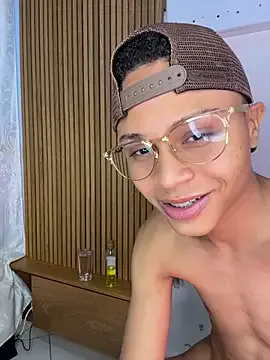 seraphine23 – webcam model profile photo Image 15