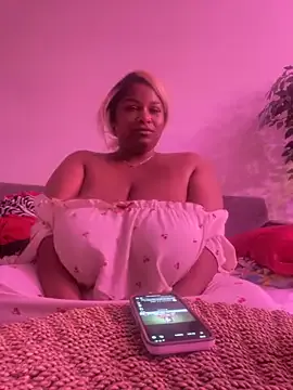 roouse – webcam model profile photo Image 11