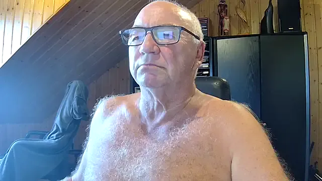 hina_porn – webcam model profile photo Image 10