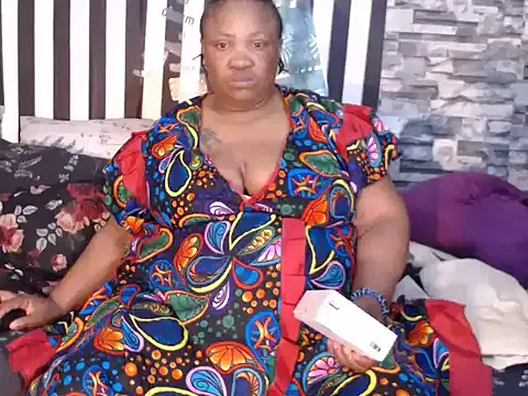 oxo_yuna_oxo – webcam model profile photo Image 10