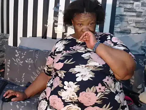 oxo_yuna_oxo – webcam model profile photo Image 15