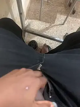 dirtypub – webcam model profile photo Image 8