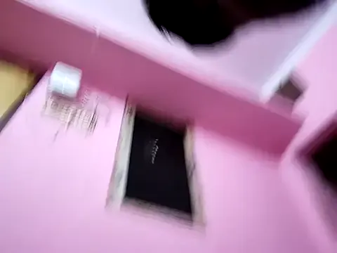 Awesomelusty – webcam model profile photo Image 9