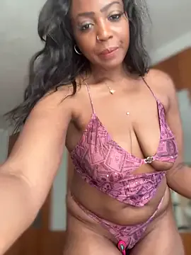 oxo_yuna_oxo – webcam model profile photo Image 16