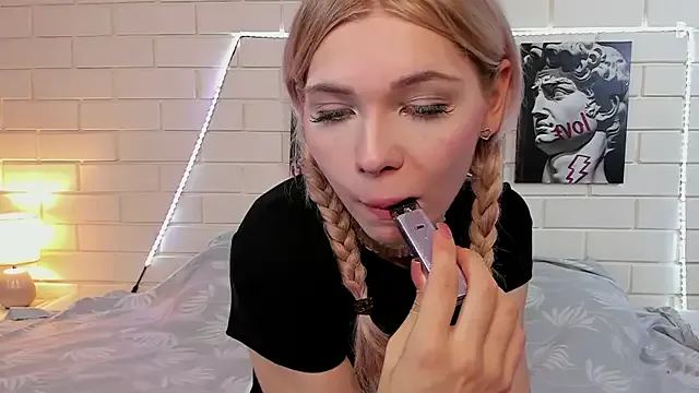 oxo_yuna_oxo – webcam model profile photo Image 12