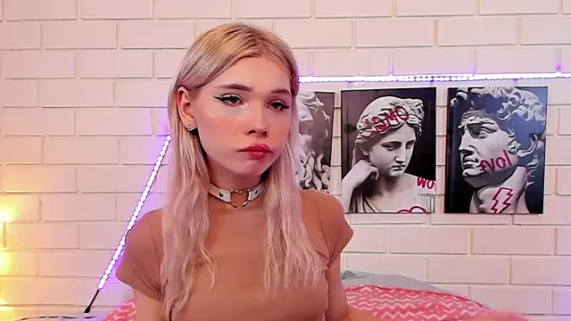 oxo_yuna_oxo – webcam model profile photo Image 8