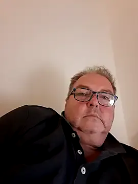 dirtypub – webcam model profile photo Image 10