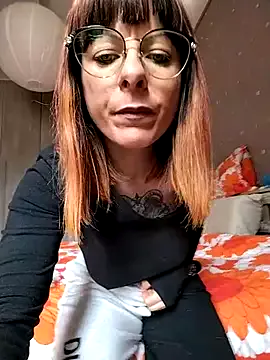 roouse – webcam model profile photo Image 3