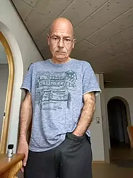 ViviVIsion – webcam model profile photo Image 3