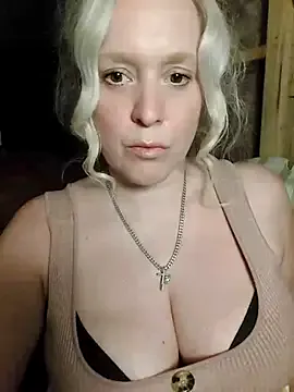 Yui-Ch – webcam model profile photo Image 14