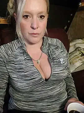 Yui-Ch – webcam model profile photo Image 7