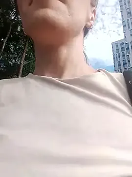 Megu_Melon – webcam model profile photo Image 12