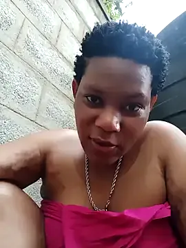 roouse – webcam model profile photo Image 4