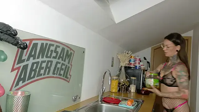 oxo_yuna_oxo – webcam model profile photo Image 17