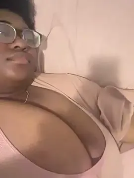 nathi_poyo – webcam model profile photo Image 3