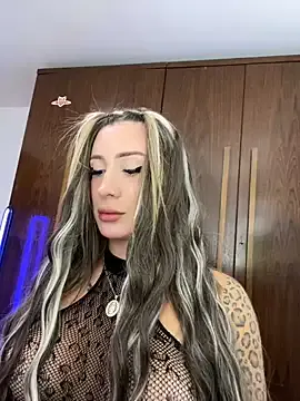 NANA_7 – webcam model profile photo Image 18