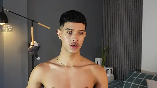 Benson18y – webcam model profile photo Image 8