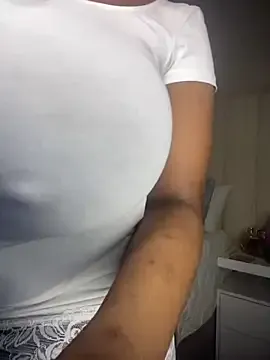 nathi_poyo – webcam model profile photo Image 6