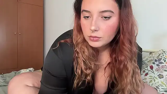 Awesomelusty – webcam model profile photo Image 9