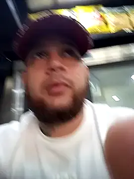 Yui-Ch – webcam model profile photo Image 14