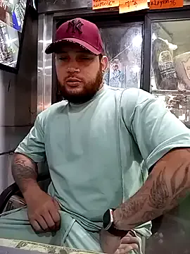 Yui-Ch – webcam model profile photo Image 4