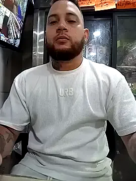 Yui-Ch – webcam model profile photo Image 6