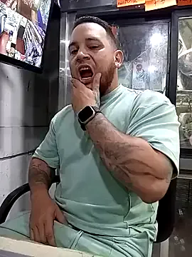 Yui-Ch – webcam model profile photo Image 8