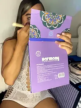 oxo_yuna_oxo – webcam model profile photo Image 6